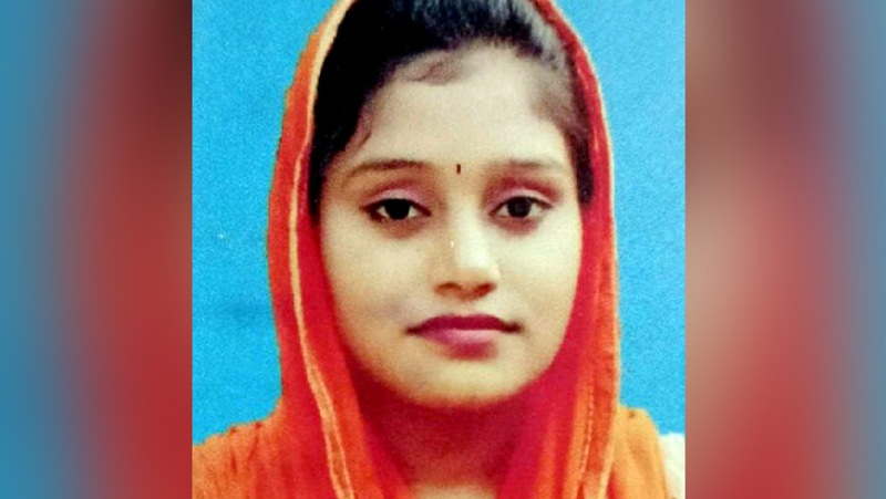 মাত্র এক মাসের শিশু রেখে পরীক্ষা, জাতীয় বিশ্ববিদ্যালয়ে দেশের মধ্যে প্রথম শামীমা আক্তার